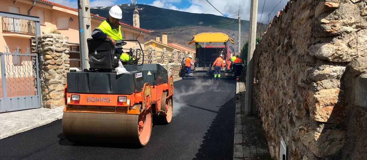 Sierra Norte de Madrid - Extendido de aglomerado en calles